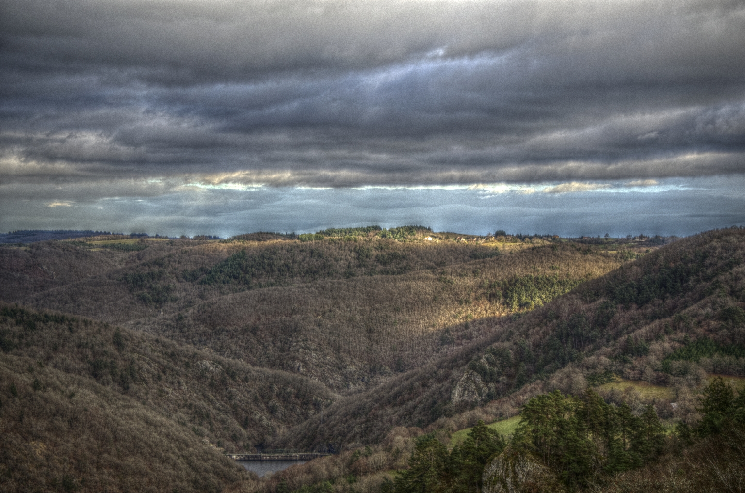 Luminance HDR 2.0.2-pre1 tonemapping parameters:
Operator: Mantiuk06
Parameters:
Contrast Mapping factor: 0.001
Saturation Factor: 1.86 
Detail Factor: 8.3 
------
PreGamma: 1