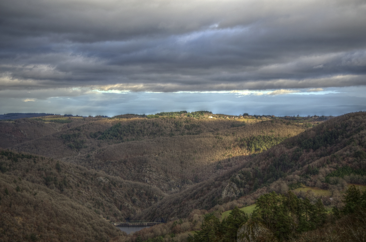 Luminance HDR 2.0.2-pre1 tonemapping parameters:
Operator: Mantiuk06
Parameters:
Contrast Mapping factor: 0.001
Saturation Factor: 2 
Detail Factor: 1 
------
PreGamma: 1